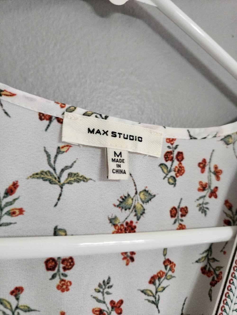 Max Studio Ruffled Sleeve Floral Top - Picture 4 of 4
